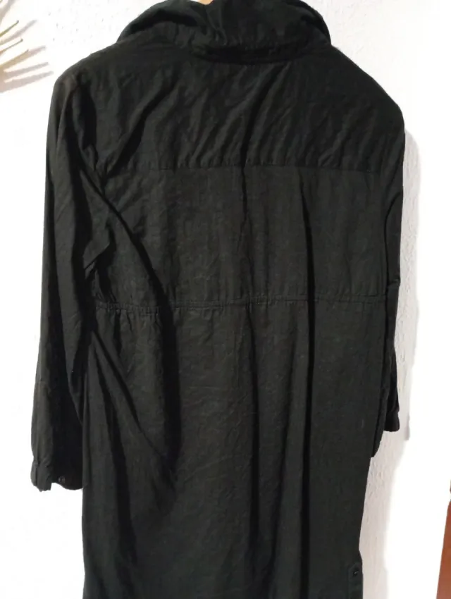 Vestido negro con botones