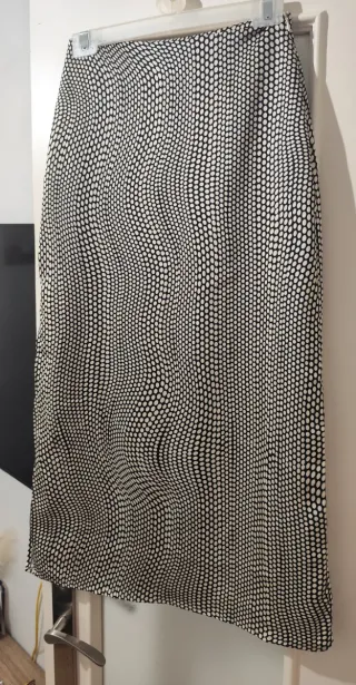 ‼️ NO NEGOCIABLE ‼️  Falda Stradivarius Talla 34