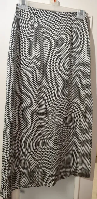 ‼️ NO NEGOCIABLE ‼️  Falda Stradivarius Talla 34