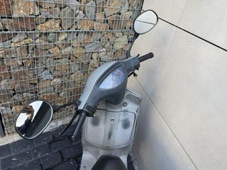 Honda Scoopy 100 - Scooter fiable y económica