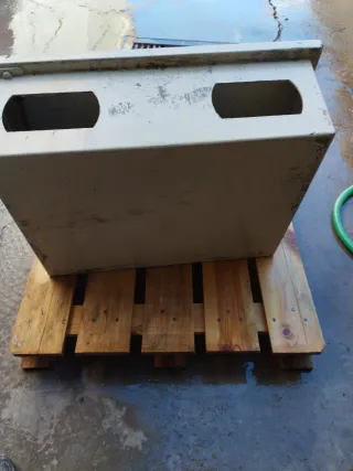 Caja de luz grande vacía