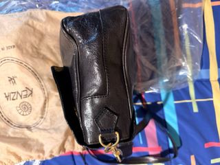 Borsa Kenzia in pelle nera