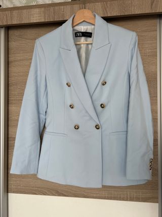 Americana Zara azul celeste doble botonadura