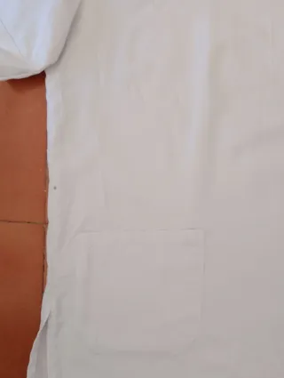 CONJUNTO PIJAMA SANITARIO BLANCO: CASACA + PANTALÓ