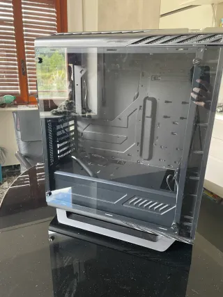 Case Aerocool P7-C1 con ventole e hub