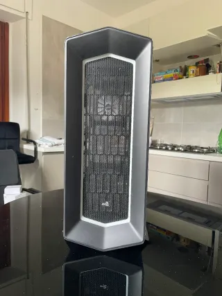 Case Aerocool P7-C1 con ventole e hub