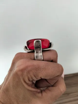 Anillo Uno de 50 Piedra Roja