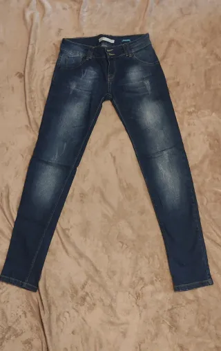 Pantalón vaquero Bershka talla 38