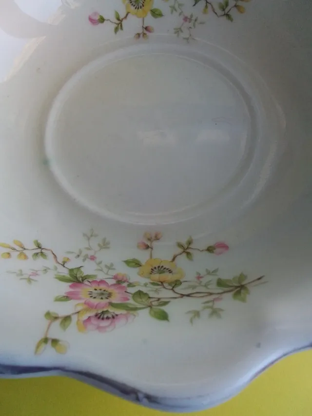 Frutero antiguo de Inglaterra floral