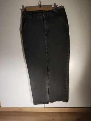 Falda vaquera NA-KD negra T.38