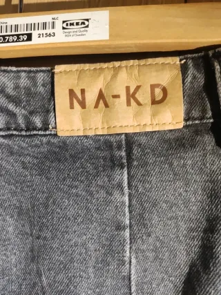 Falda vaquera NA-KD negra T.38