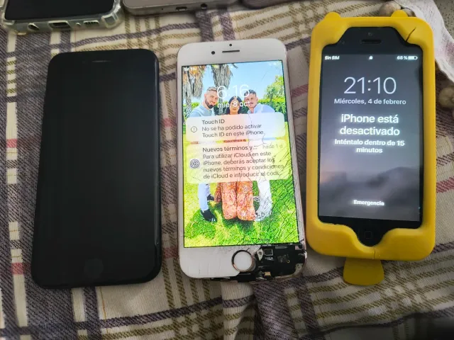 3 iPhones para piezas