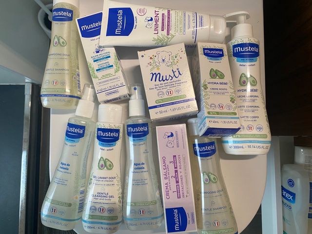 Lote de productos para bebé Mustela
