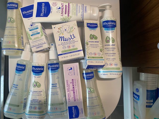 Lote de productos para bebé Mustela