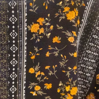 Blusa Vero Moda floral negra y amarilla