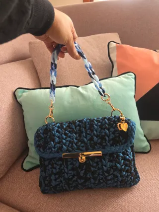 Bolso Clutch Tejido Artesanal Azul y Negro