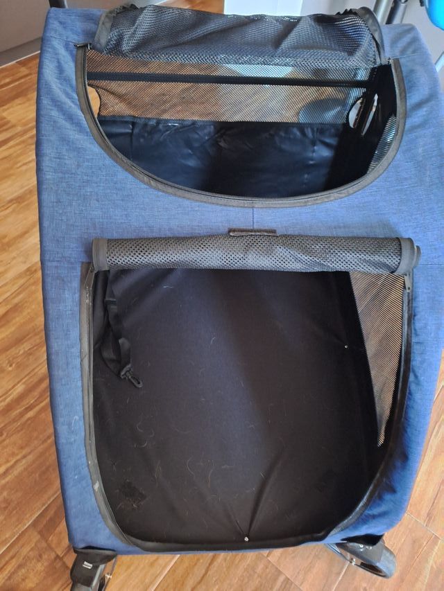 Carrinho para animais de estimação em ótimo estado