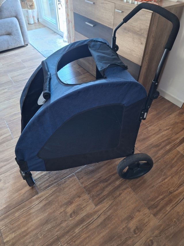 Carrinho para animais de estimação em ótimo estado