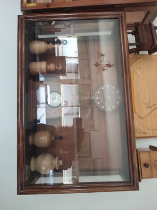 Vitrina expositor pared madera