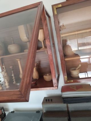 Vitrina expositor pared madera