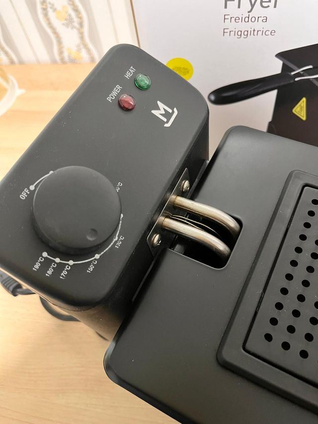 Freidora Mandine Negra 2200W