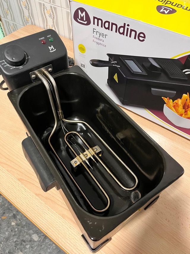 Freidora Mandine Negra 2200W