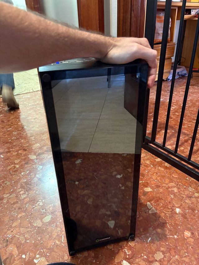 Torre PC Gaming con luces LED azules