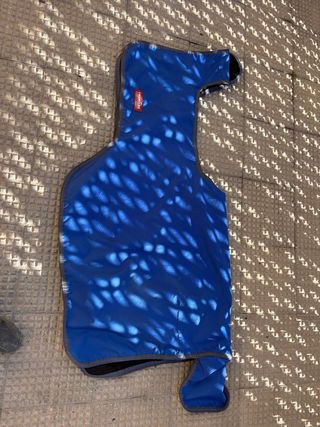 Manta riñonera azul