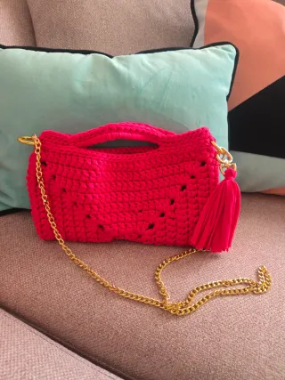 Bolso Clutch Tejido a Mano Rosa intenso.