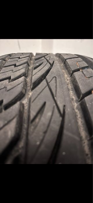 Neumático Continental 235/55 R19