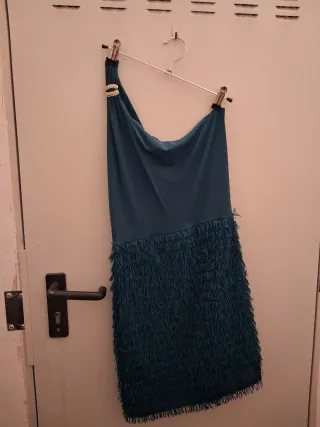 Vestido verde con flecos