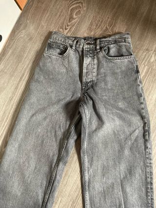 Vaqueros Zara grises talla 32