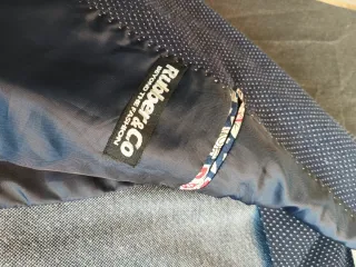 Americana azul con puntos blancos