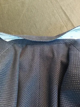 Americana azul con puntos blancos