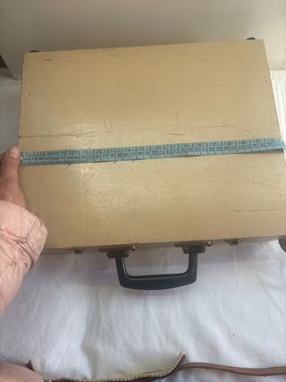 3 scatole vintage: 2 latta, 1 valigetta