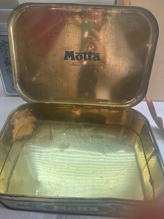 3 scatole vintage: 2 latta, 1 valigetta