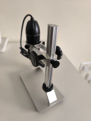 Microscopio Digital con Soporte Metálico