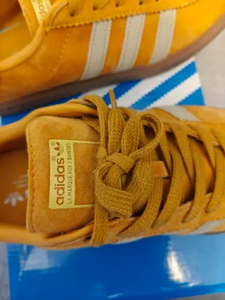 Zapatillas Adidas Naranja y Beige