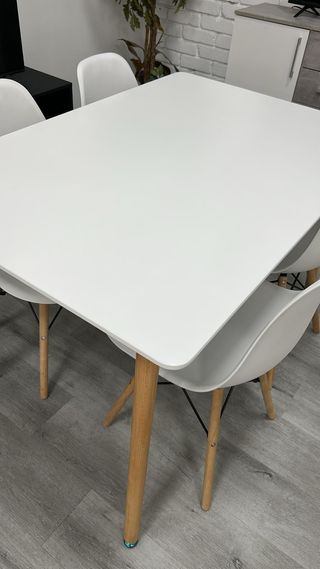 Nuevo pack de mesa + 4 sillas