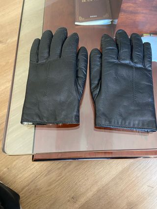 Guantes de piel forrados de conejo.