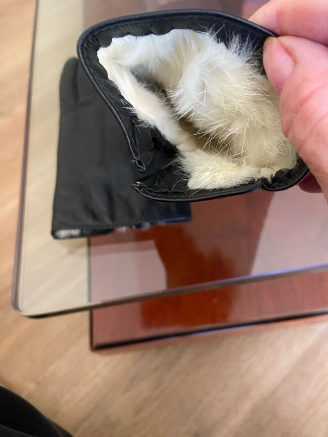 Guantes de piel forrados de conejo.