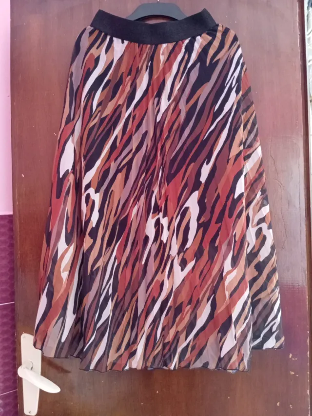 Falda larga .los dos a  10