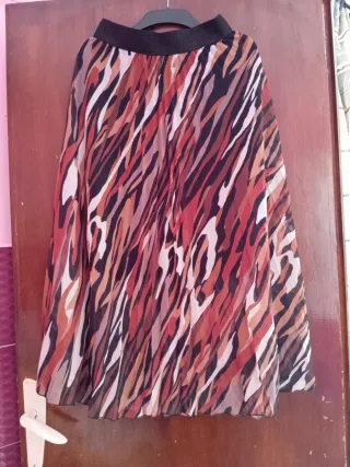 Falda larga .los dos a  10