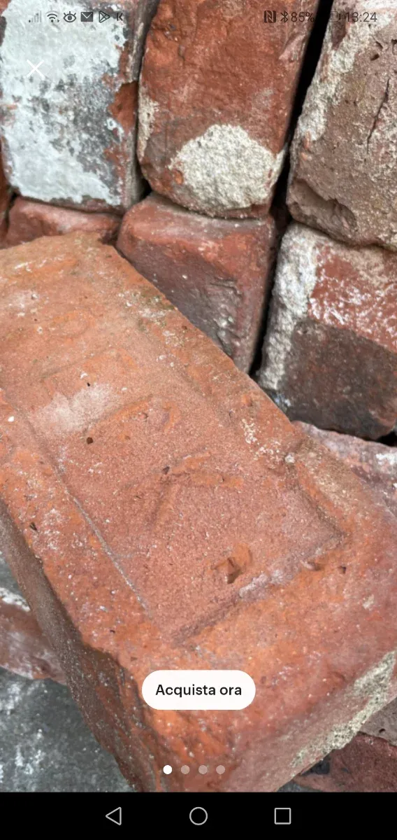 Mattoni rossi pieni antichissimi