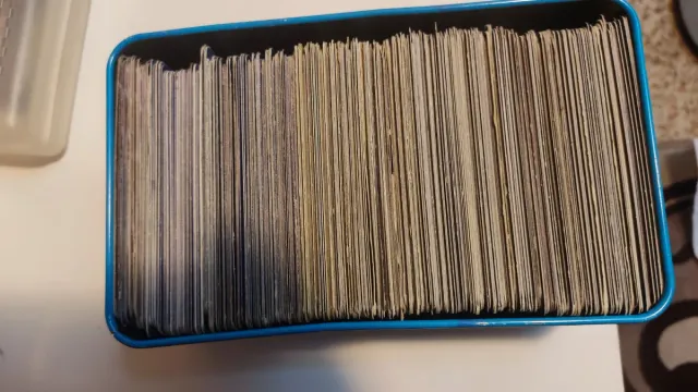 Caja de cartas Pokémon con valor