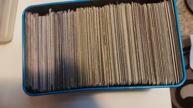 Caja de cartas Pokémon con valor