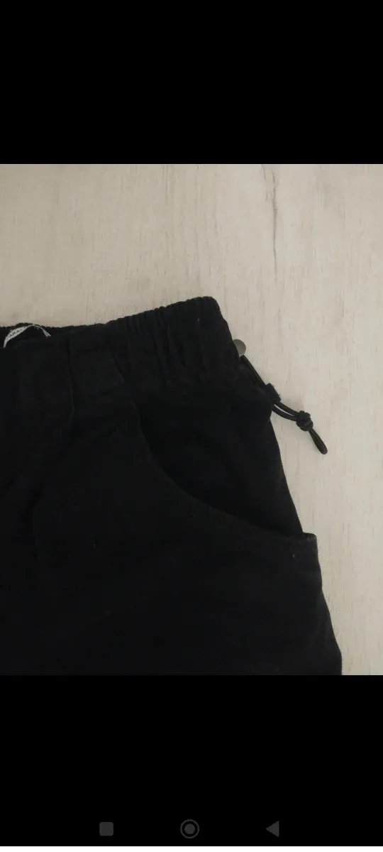 Pantalón vaquero negro ancho