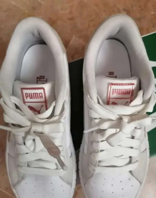 Sneakers PUMA n 39 nuove