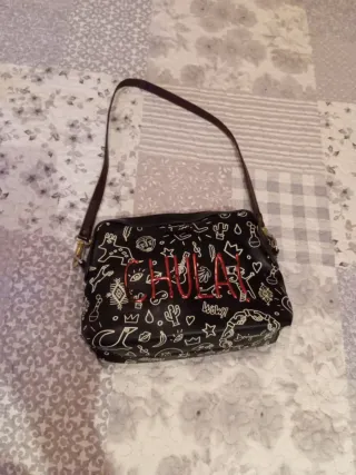 Bolso Desigual Negro con Dibujos y Letras Rojas