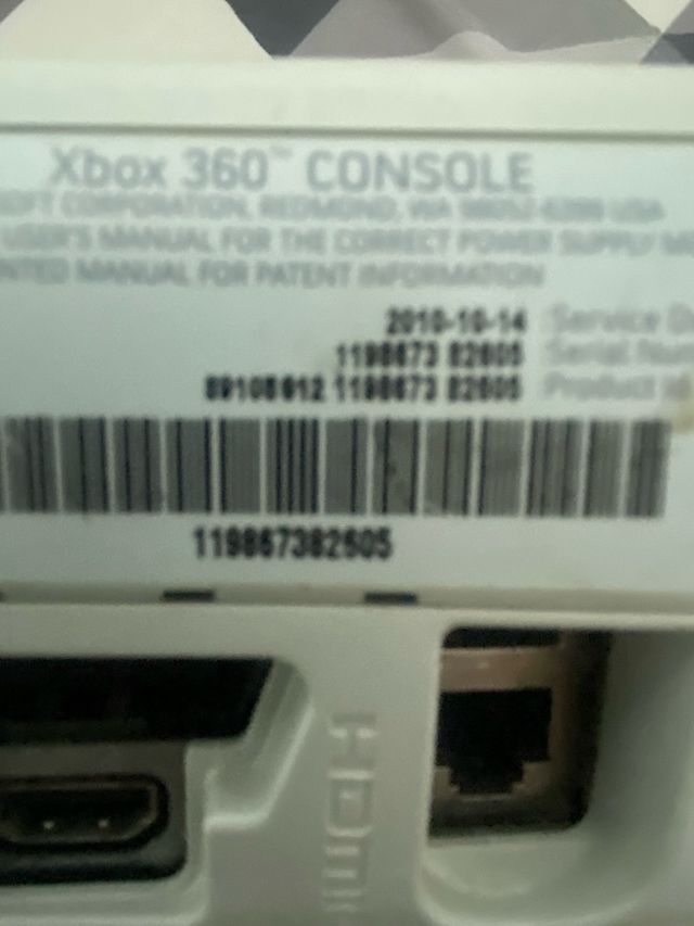 Xbox 360 Blanca + Mando + UFC 2010